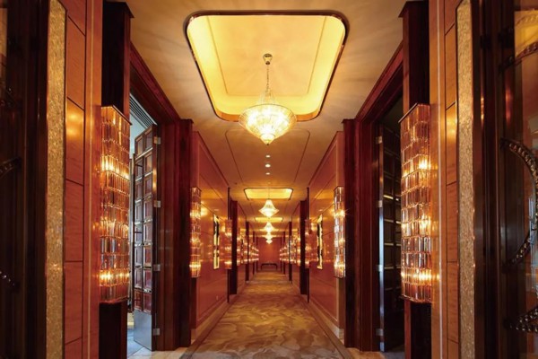 鸳鸯池中泡，养生又养心，重庆洗浴新体验！