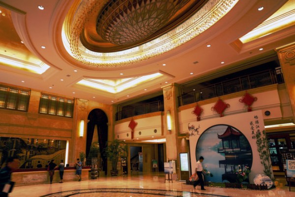 山城夜未央，重庆单身夜生活指南